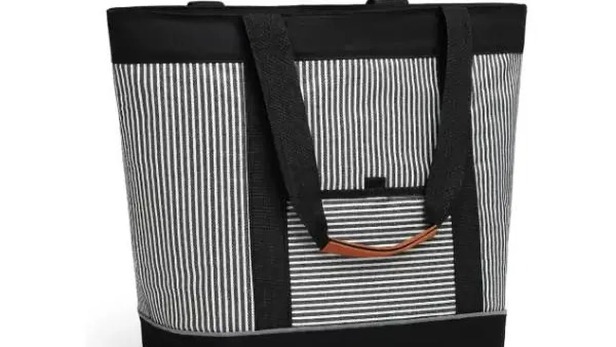 Close-up of wholesale lunch bag hardware including zipper, handle and shoulder strap